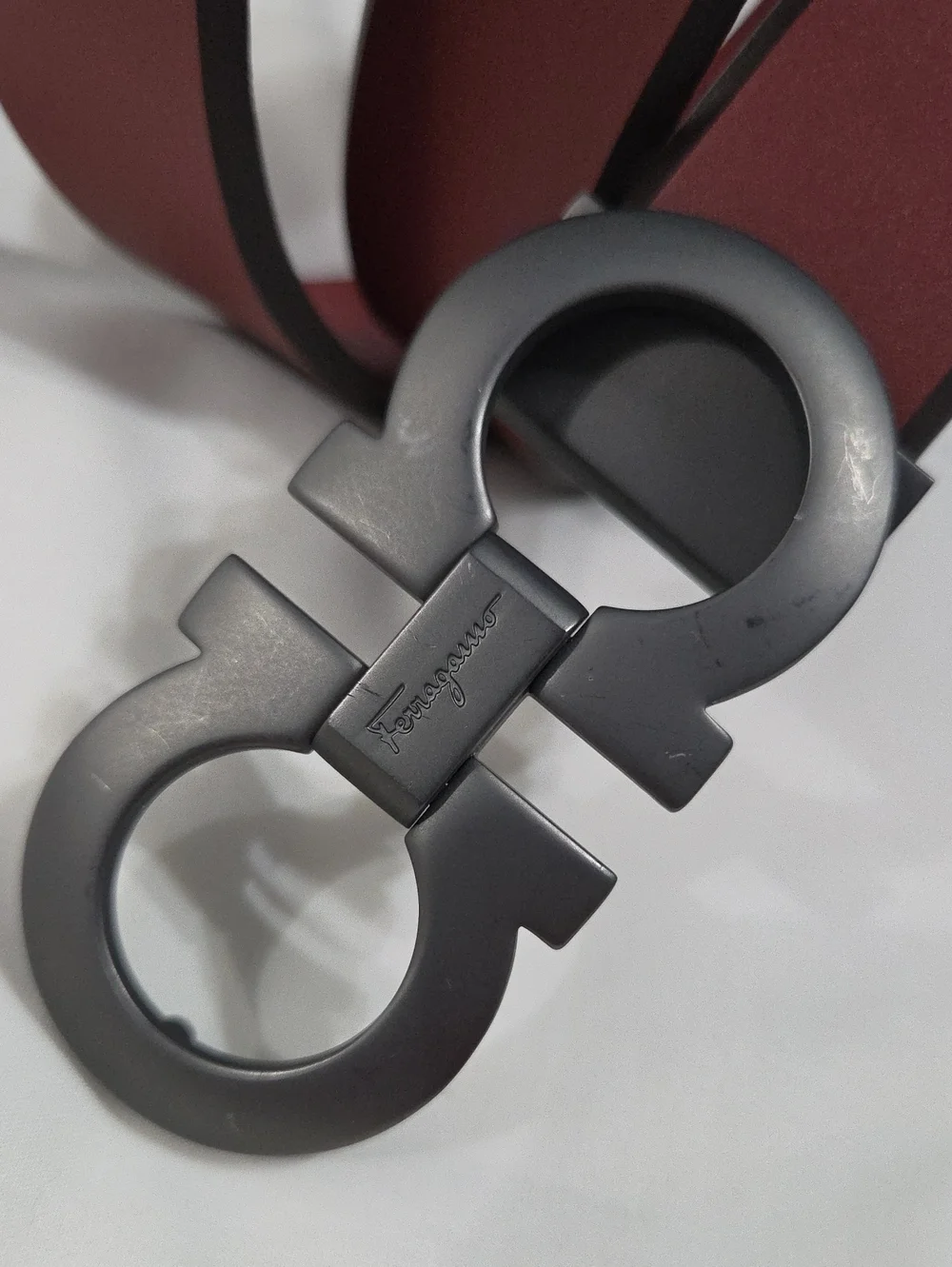 Salvatore Ferragamo Auburn Brown Leather Belt Double Gancini Buckle
